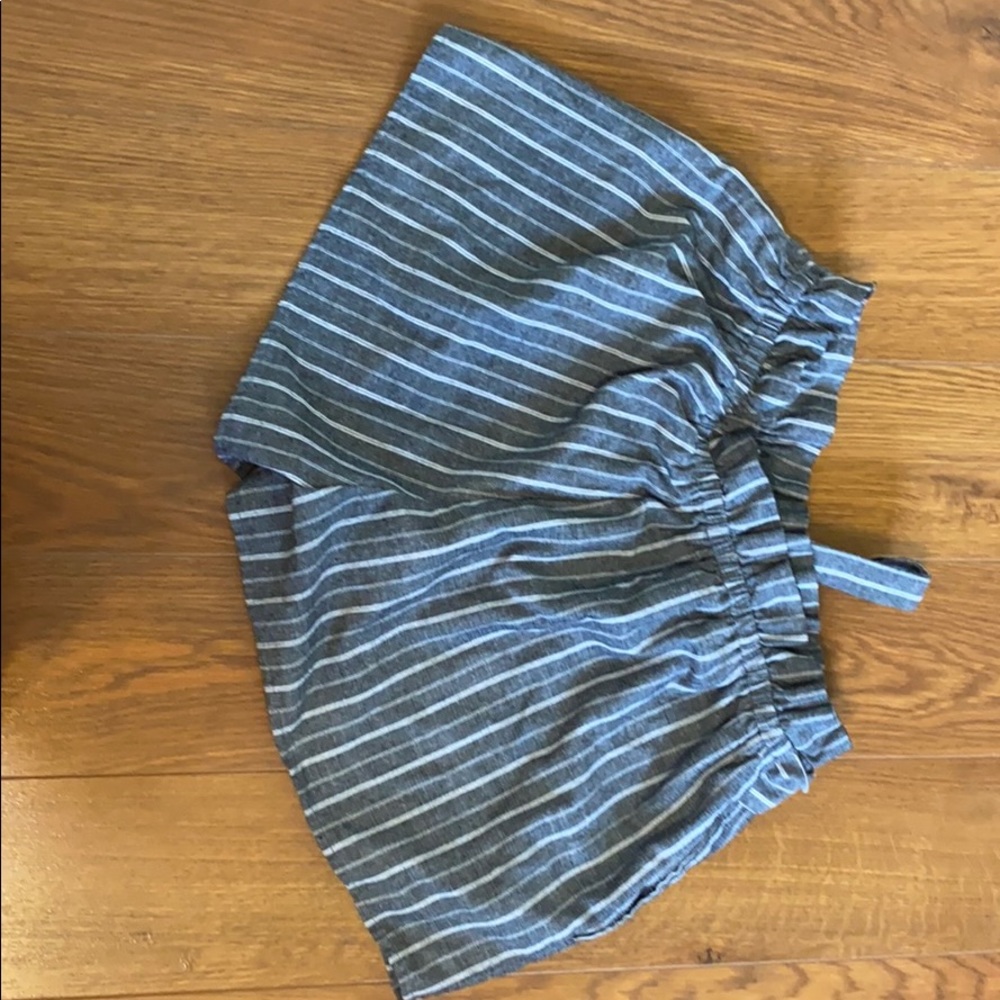 Shorts - Picture 4 of 4
